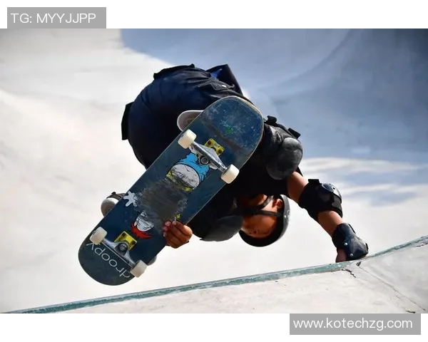 成都滑板队逆袭之旅在运动滑板精英赛中展现风采与实力 成都滑板队逆袭之旅在运动滑板精英赛中展现风采与实力