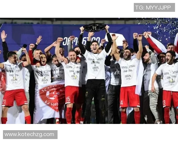 赛后分析南京网球队与杭州网球队在欧冠足球中的表现与状态对比